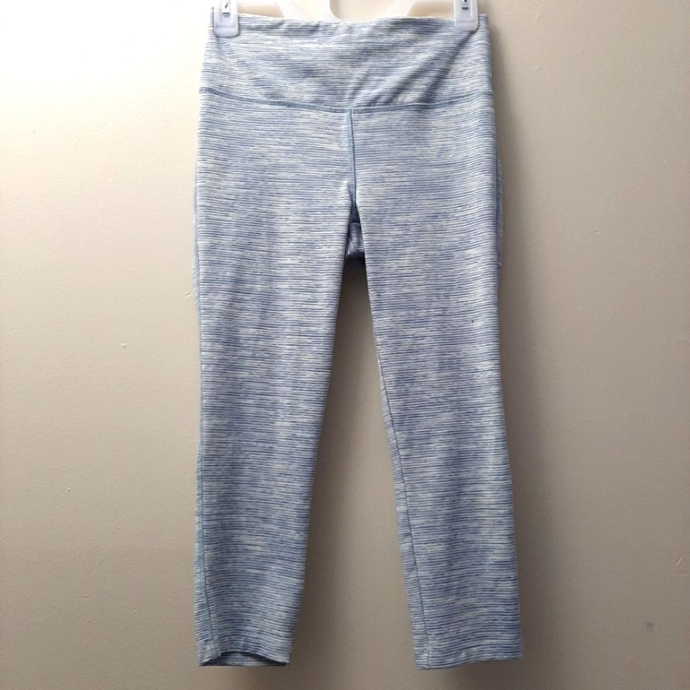 VOGO Athletica capri Workout Leggings size small with pocket